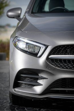 เมอร์เซเดส-เบนซ์ เปิดตัว The new เมอร์เซเดส-เบนซ์ เปิดตัว The new Mercedes-Benz A-Class เจเนอเรชันที่ 4 ก้าวแรกสู่โลกแห่งพรีเมี่ยมคอมแพ็คคาร์               A-Class เจเนอเรชันที่ 4 ก้าวแรกสู่โลกแห่งพรีเมี่ยมคอมแพ็คคาร์              