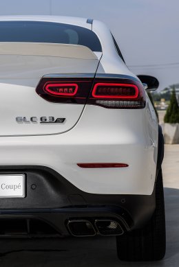 ขีปนาวุธแห่งท้องถนน Mercedes-AMG GLC 63 S 4MATIC+ Coupé ราคา 10,790,000 บาท