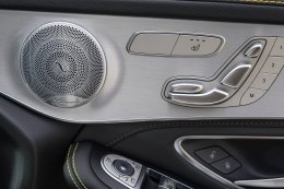 ขีปนาวุธแห่งท้องถนน Mercedes-AMG GLC 63 S 4MATIC+ Coupé ราคา 10,790,000 บาท