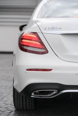 เปิดตัวแล้ว Mercedes-Benz E 300 e รุ่นใหม่ ประกอบในประเทศ แรงขึ้น ประหยัดกว่าเดิม แบตเตอรี่ประจุไฟได้มากกว่าเดิม