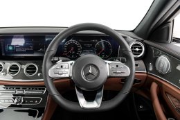 เปิดตัวแล้ว Mercedes-Benz E 300 e รุ่นใหม่ ประกอบในประเทศ แรงขึ้น ประหยัดกว่าเดิม แบตเตอรี่ประจุไฟได้มากกว่าเดิม