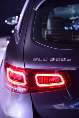 เปิดตัว Mercedes-Benz GLC 300 e 4MATIC AMG Dynamic ราคาอย่างเป็นทางการ ราคา 3,749,000 บาท 
