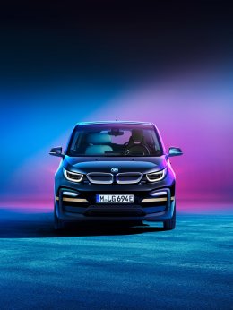 BMW โชว์นวัตกรรมอันล้ำหน้าด้วยระบบ " BMW i Interaction EASE " ปูทางวิสัยทัศน์ของยานยนต์แห่งอนาคตอันใกล้ 