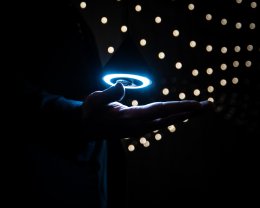 งานแสดงสุดต้าช “Pulse Topology” ของศิลปินลูกครึ่งแคนาคา-เม็กซิกัน Rafael Lozano-Hemmer