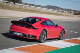 สู่ยุคใหม่ของตำนานที่ยังมีลมหายใจ The New Porsche 911 Carrera S (Type 992) 