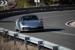 สู่ยุคใหม่ของตำนานที่ยังมีลมหายใจ The New Porsche 911 Carrera S (Type 992) 