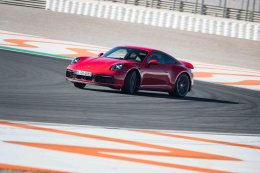 สู่ยุคใหม่ของตำนานที่ยังมีลมหายใจ The New Porsche 911 Carrera S (Type 992) 