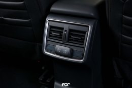 ราคาอย่างเป็นทางการ Subaru Forester 2.0i-S Eyesight ชุดแต่ง GT edition  1,550,000 บาท