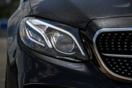 เมอร์เซเดส-เบนซ์ เร่งเครื่องลุยตลาดรถหรูต่อเนื่อง เปิดตัวรถยนต์รุ่นใหม่ในตระกูล Mercedes-AMG พร้อมกันถึง 5 รุ่น ตอกย้ำความเป็นผู้นำ ในกลุ่มรถยนต์สมรรถนะสูง       
