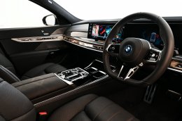 เปิดราคาอย่างเป็นทางการ THE NEW BMW M760e xDrive ราคา 7,299,000 บาท
