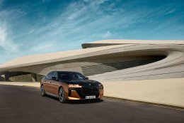 เปิดราคาอย่างเป็นทางการ BMW i7 M70 xDrive ราคาจำ9,999,000 บาท 