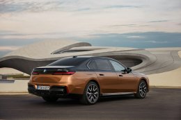 เปิดราคาอย่างเป็นทางการ BMW i7 M70 xDrive ราคาจำ9,999,000 บาท 