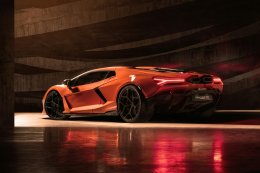 Lamborghini Revuelto  เปิดปรากฏการณ์ใหม่แห่งรถยนต์ซูเปอร์สปอร์ต ระบบไฟฟ้าปลั๊กอินไฮบริดเครื่องยนต์ V12 สมรรถนะสูงรุ่นแรกของโลก