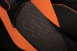 Lamborghini Revuelto  เปิดปรากฏการณ์ใหม่แห่งรถยนต์ซูเปอร์สปอร์ต ระบบไฟฟ้าปลั๊กอินไฮบริดเครื่องยนต์ V12 สมรรถนะสูงรุ่นแรกของโลก