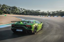 Aventador SV-J กระทิงเปลี่ยวโลกต้องจํา!