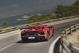 Aventador SV-J กระทิงเปลี่ยวโลกต้องจํา!