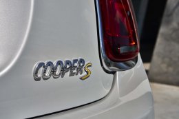 MINI Cooper SE  ใหม่ ราคาจำหน่าย: 2,290,000 บาท  (รวม MSI Standard)