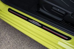 MINI John Cooper Works Hatch Classic เร้าใจมากยิ่งขึ้นด้วยสีใหม่ Zesty Yellow