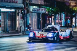 ปอร์เช่ 919 ไฮบริด (Porsche 919 Hybrid) สร้างความฮือฮาหลังปรากฏตัวยามค่ำคืนใจกลางกรุงเทพฯ