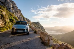 THE PORSCHE MACAN S