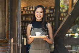 คาเฟ่อุบล กึ่งค็อกเทลบาร์ นั่งชิว ย่านเมืองเก่าอุบลราชธานี