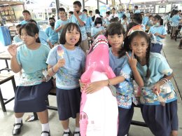  K.D. Heat Technology CSR on project "Weave dreams, share love from elder to younger"