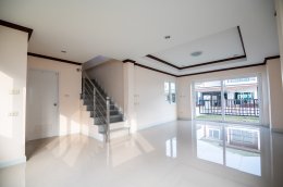 ห้องโถง ห้องครัว บ้านเดี่ยว 2 ชั้น 3 นอน 3 น้ำ 2 ที่จอดรถ  สุวินทวงศ์-วัดต้นตาล