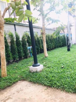 ปรับปรุงสนามหญ้าและสวนโรงแรม หน้างาน บางแสน