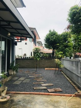 ปูหินเกล็ด หน้างาน ร่มเกล้า