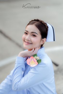 เตรียมตัวก่อนเเต่งหน้ารับปริญญา