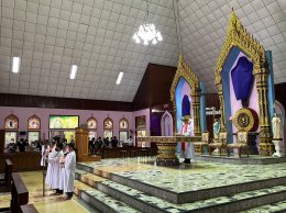 วันศุกร์ที่ 7 เมษายน 2566 วันศุกร์ศักดิ์สิทธิ์ เดินรูป 14 ภาค นมัสการไม้กางเขน และรับศีลมหาสนิท