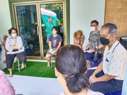 ชมรมผู้สูงอายุวัดแม่พระมหาทุกข์ ท่าม่วง ได้ออกเยี่ยมเยียนผู้สูงอายุ ผู้เจ็บป่วย