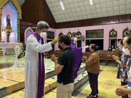วันพุธที่ 22 กุมภาพันธ์ 2566 วันพุธรับเถ้า