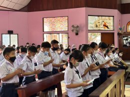 วันอาทิตย์ที่ 26 กุมภาพันธ์ 2566 นักเรียนคาทอลิกรับศีลศักดิ์สิทธิ์