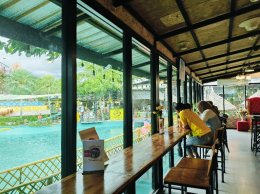เดอลอง คาเฟ่