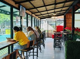 เดอลอง คาเฟ่
