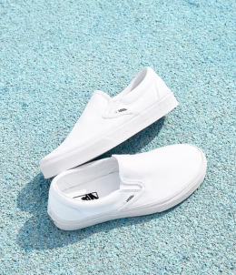 รองเท้าผ้าใบ รุ่น UA Classic Slip-On 