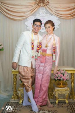 ชุดเจ้าบ่าวแบบไทยและสไตล์การประยุกต์แบบสมัยใหม่