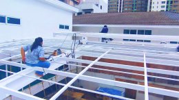 ติดตั้งระบบขับเคลื่อนอย่างดี หลังคาเลื่อนโพลีคาร์บอเนตที่มีค่า