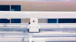 ติดตั้งระบบขับเคลื่อนอย่างดี หลังคาเลื่อนโพลีคาร์บอเนตที่มีค่า