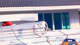 ติดตั้งระบบขับเคลื่อนอย่างดี หลังคาเลื่อนโพลีคาร์บอเนตที่มีค่า