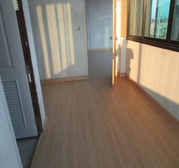 กระเบื้องไวนิลราคาถูกสำหรับพื้นห้องนอน