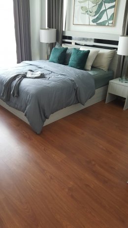 ราคาพื้นไม้ลามิเนตSCG8มิลสีสักราคาถูกสำหรับพื้นห้องนอน