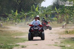 บริษัท แปซิฟิค คอร์ปอเรชั่น จำกัด (จส100) และ บริษัท อเมซซิ่ง โลจิสติคส์ แอนด์ ซัพพลายเชน จำกัด