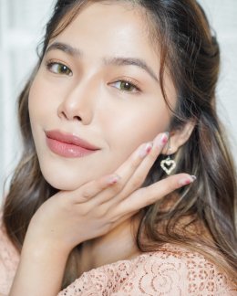 สมมง นะซิส กับตำแหน่ง รางวัลสินค้าขายดี ความนิยมสูงสุดจาก EVEANDBOY BEST SELLING AWARD 2021 ในหมวด Best Moisture Primer 