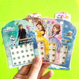 Set ต่างหูสติ๊กเกอร์ 9 แผ่น ( 1 แผ่นมี 20 ดวง)