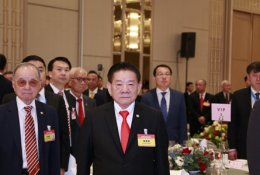 AJA ได้เข้าร่วมงานเลี้ยงรับรองเพื่อให้การต้อนรับฯพณฯ หลี่ เค่อเฉียง นายกรัฐมนตรีสาธารณรัฐประชาชนชาวจีน