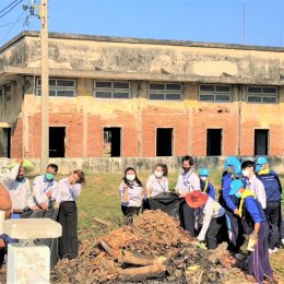 Volunteer to clean Phi Suea Samut Fort