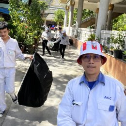 สืบสานประเพณีไทย "ถวายเทียนพรรษา" และ "จิตอาสา ทำความสะอาดลานวัด"