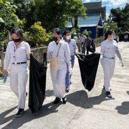 สืบสานประเพณีไทย "ถวายเทียนพรรษา" และ "จิตอาสา ทำความสะอาดลานวัด"